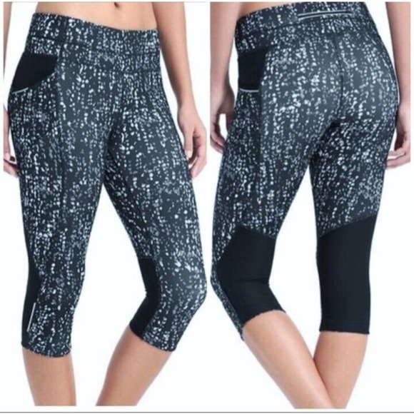 Athleta‎ Pebble Be Free Knicker Capri Leggings Size Medium - Picture 2 of 13